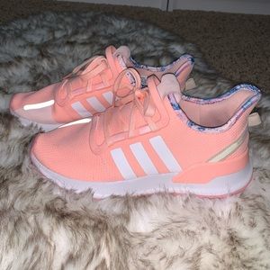 Amazon com ALDO Kids Girl s Broarith Little Kid Big Kid Shoes Amazon com ALDO Kids Girl s Broarith Little Kid Big Kid Shoes